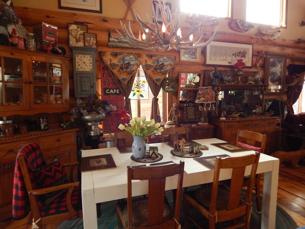 Idle Spurs Log Cabin Bed & Breakfast Black Diamond Exterior foto