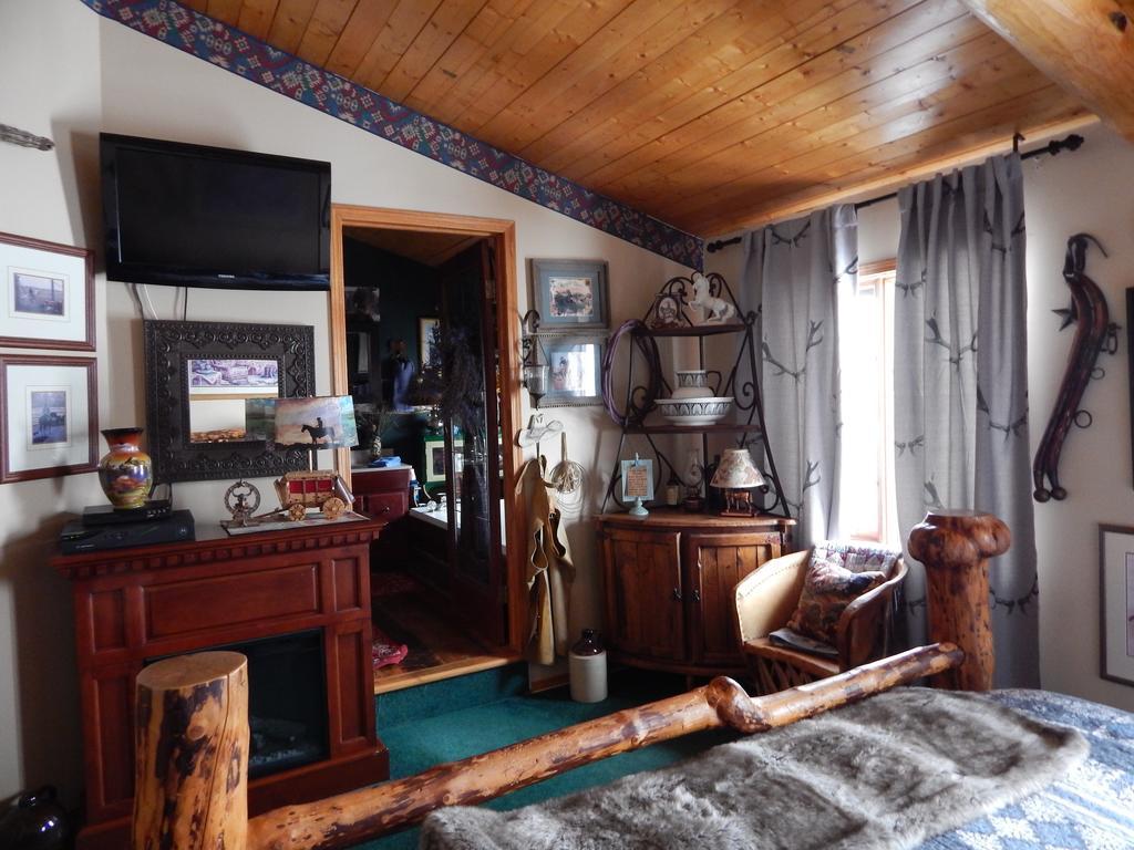 Idle Spurs Log Cabin Bed & Breakfast Black Diamond Exterior foto