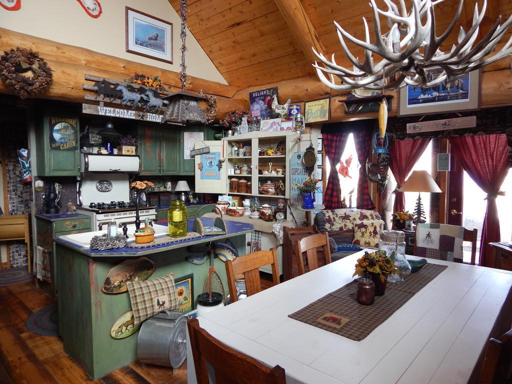 Idle Spurs Log Cabin Bed & Breakfast Black Diamond Exterior foto